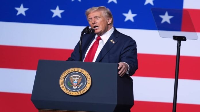 Trump says Chicago mayor, Illinois governor 'should be in jail' over ‘failure to protect ICE officers'