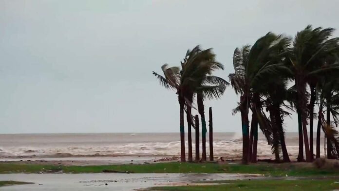 Cyclone Montha batters India's east coast; 1 dead, thousands evacuated