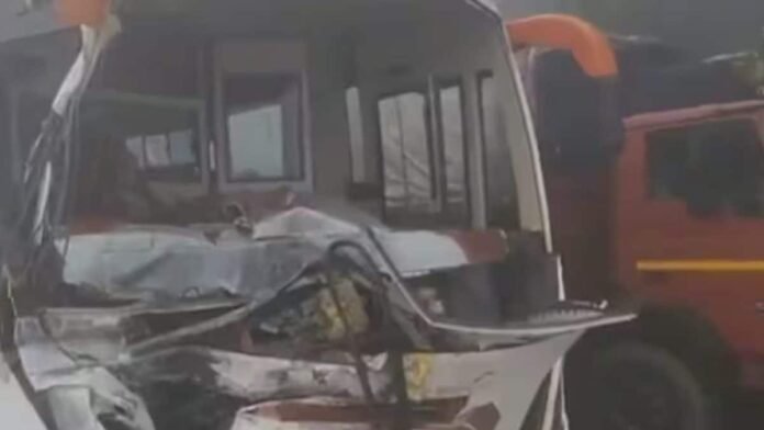 Heavy fog triggers deadly highway collisions in Haryana and Uttar Pradesh | Video