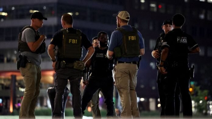 US lawmakers push Apple, Google to remove apps tracking ICE agents