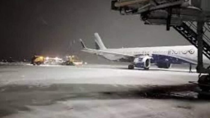 Air services suspended at Srinagar airport amid intense snowfall