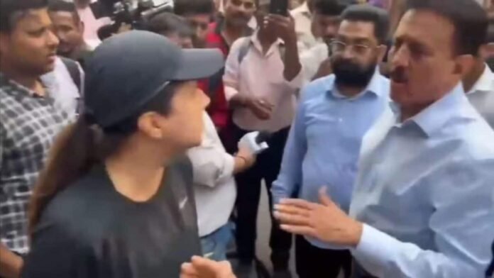 Commuter confronts Mahayuti organisers over roadblocks in Mumbai's Worli | Watch
