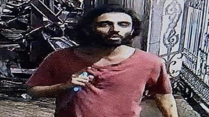 Who is the 31-year-old accused in the Mumbai stabbing case? Did he want to join Islamic State?