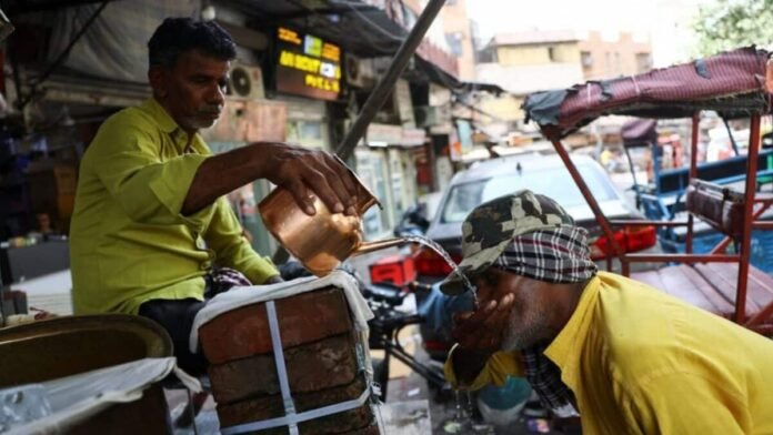 India reports over 300 suspected heatstroke cases amid extreme heat