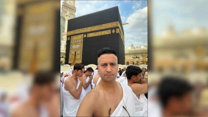 Bollywood influencer Faizan Ansari Performs Umrah at Saudi Arabia