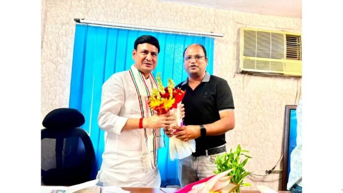 Nikhil Singhal Emerges as Grassroots Leader in Noida, Meets AICC Secretary & UP Co-Incharge Sanjiv Arya